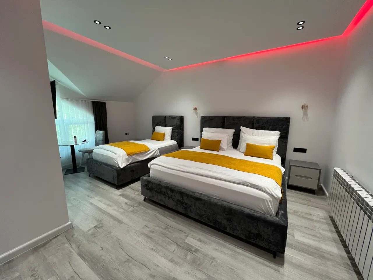 Hotel Breezy — view 2