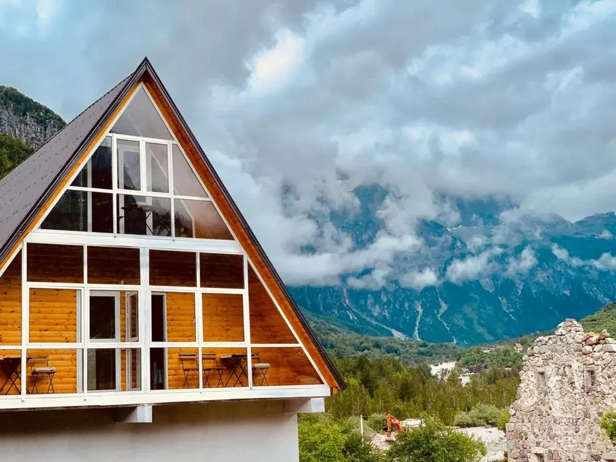 Bujtina Miqesia — view 1