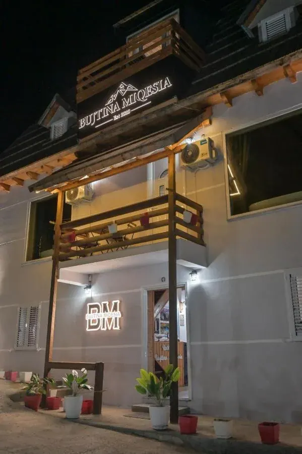 Bujtina Miqesia — view 2